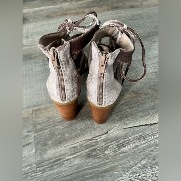 Steve Madden Bensin Heels Strappy Lace Up 8.5 Velvet Taupe Brown Sexy Club Party - Picture 5 of 8